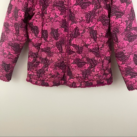 THE NORTH FACE Roxbury Pink Butterfly Camo Reversible Mossbud Swirl Jacket - Picture 5 of 12